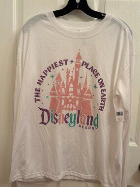 Disney Disneyland Resort Long Sleeve White Happiest Place on Earth Tee NWT Large